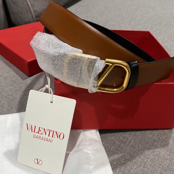 Brand New Reversible Valentino VLogo Signature Glossy Calfskin Belt Size070 - Picture 3 of 6